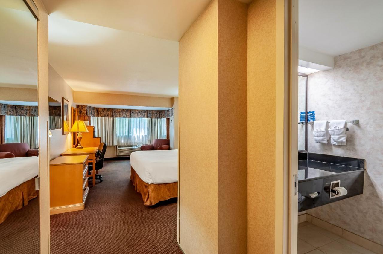 Quality Inn Iwo Jima Arlington Esterno foto