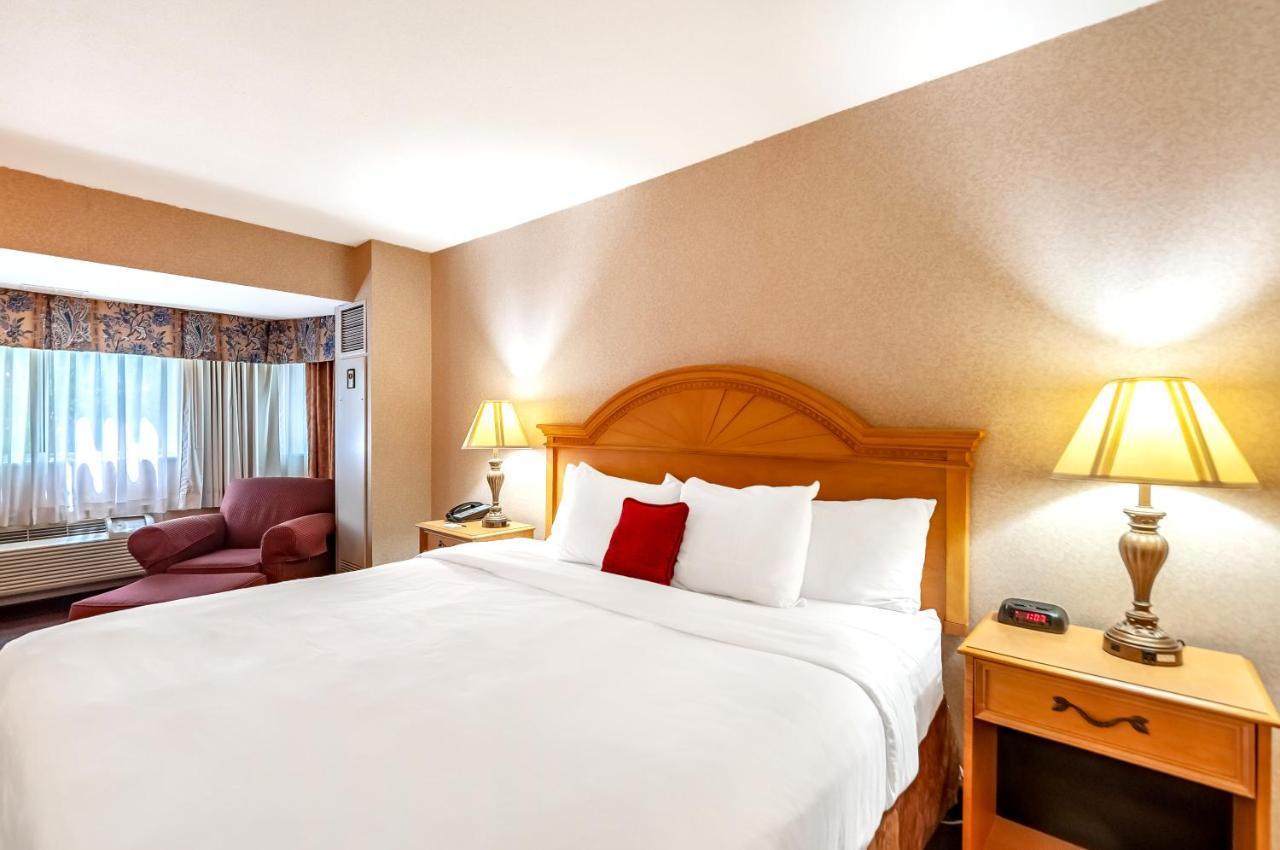 Quality Inn Iwo Jima Arlington Esterno foto