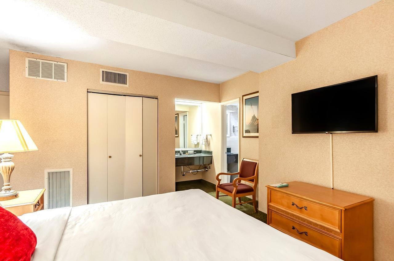 Quality Inn Iwo Jima Arlington Esterno foto