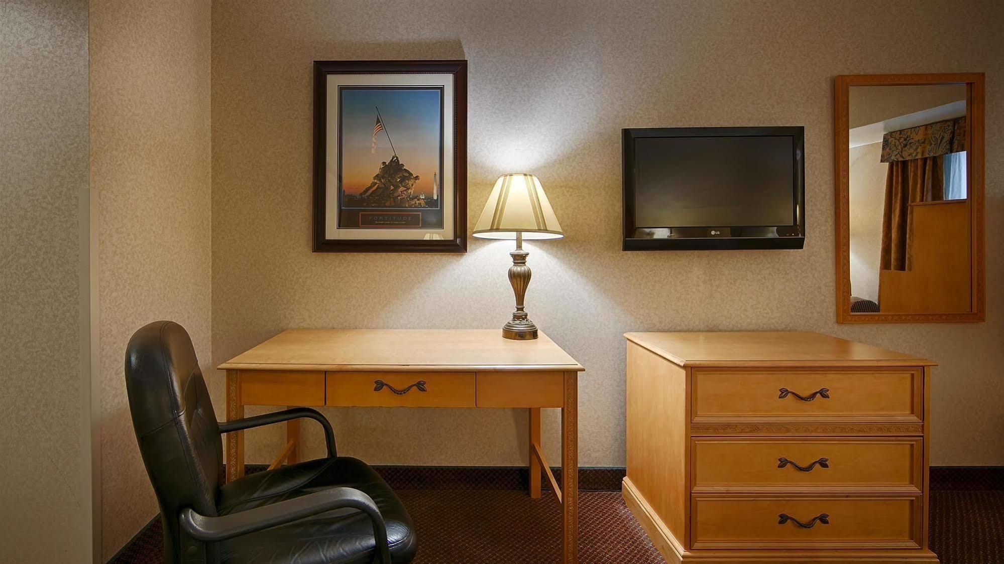 Quality Inn Iwo Jima Arlington Esterno foto