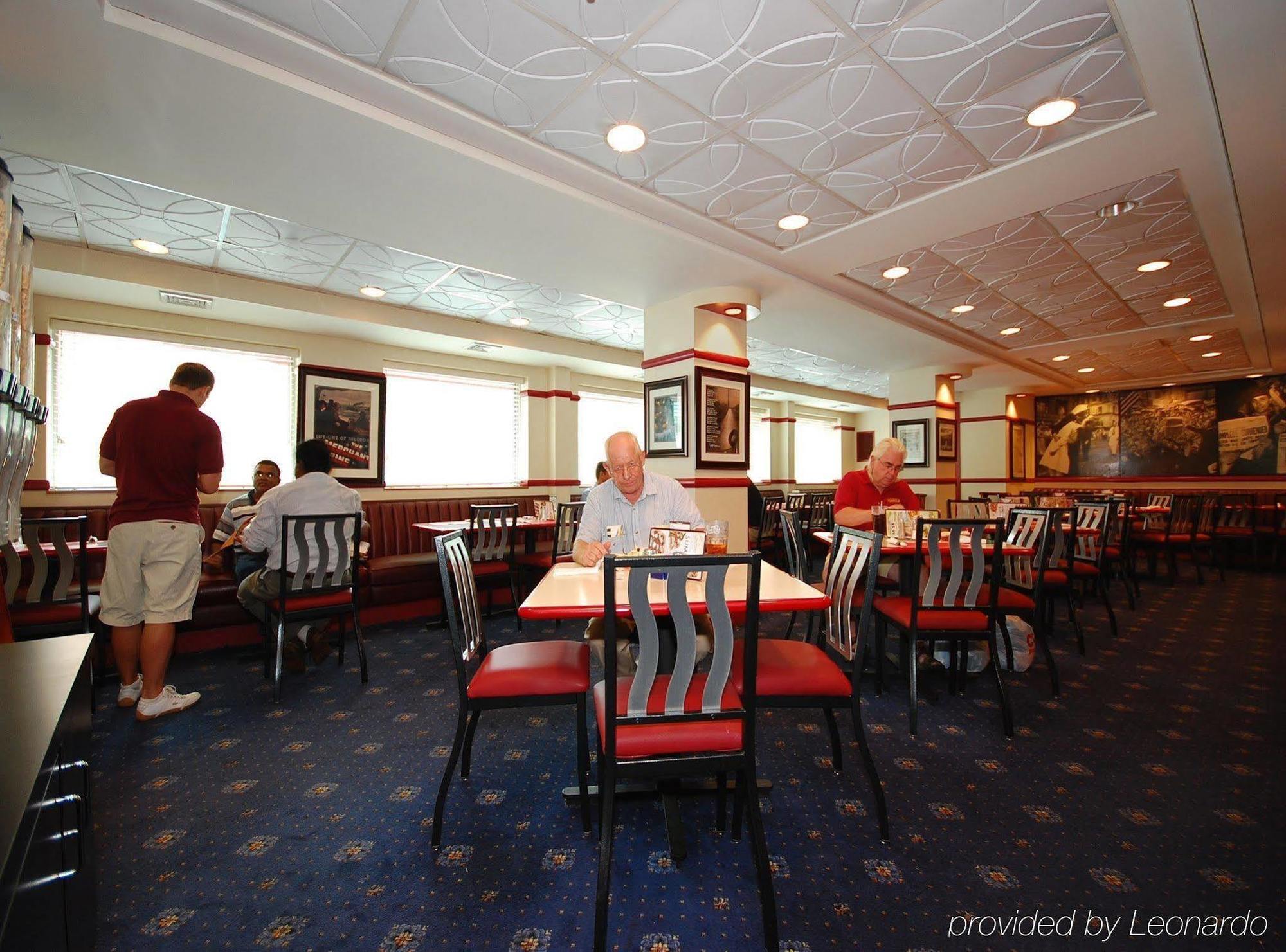 Quality Inn Iwo Jima Arlington Esterno foto
