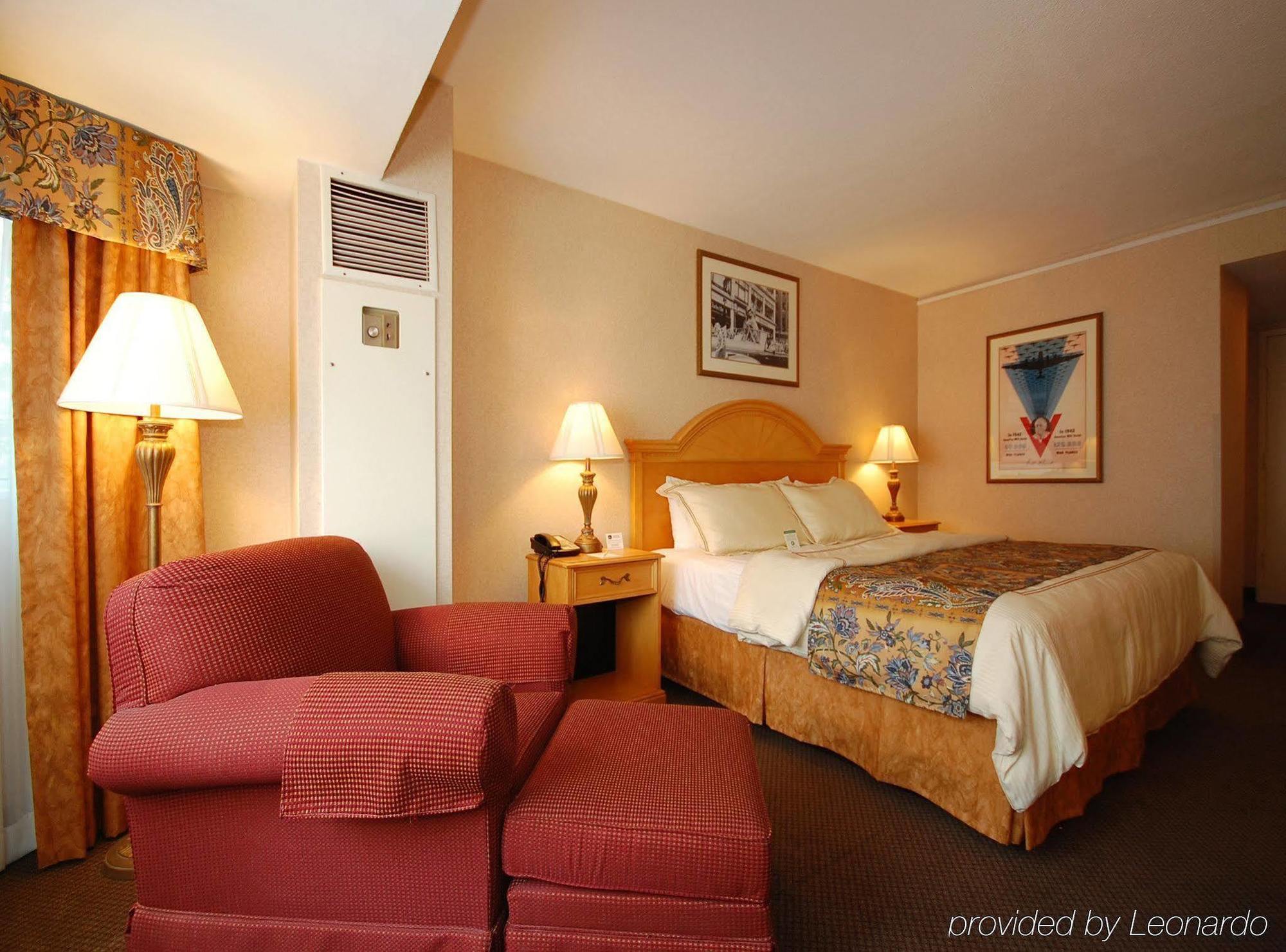 Quality Inn Iwo Jima Arlington Esterno foto