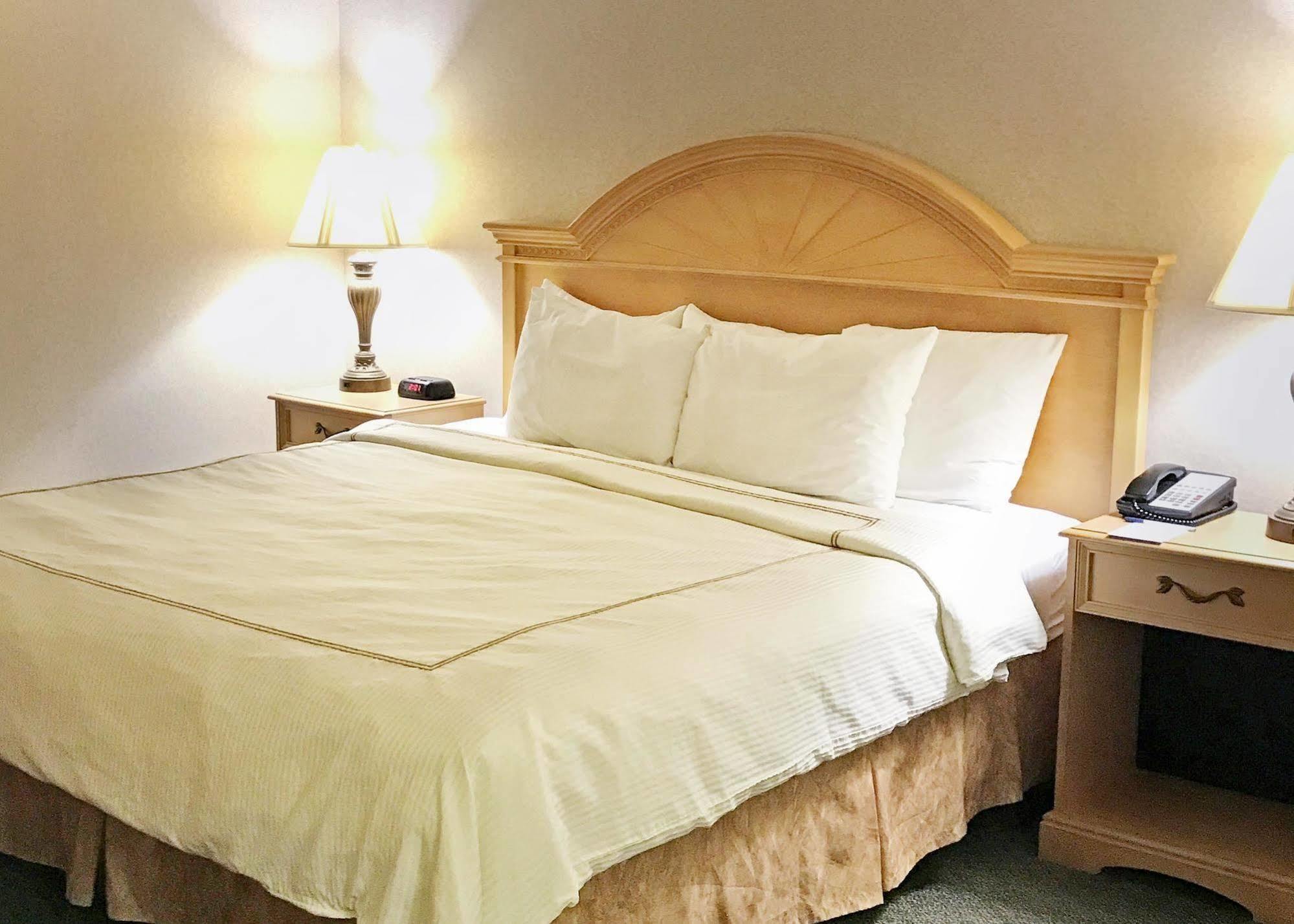 Quality Inn Iwo Jima Arlington Esterno foto