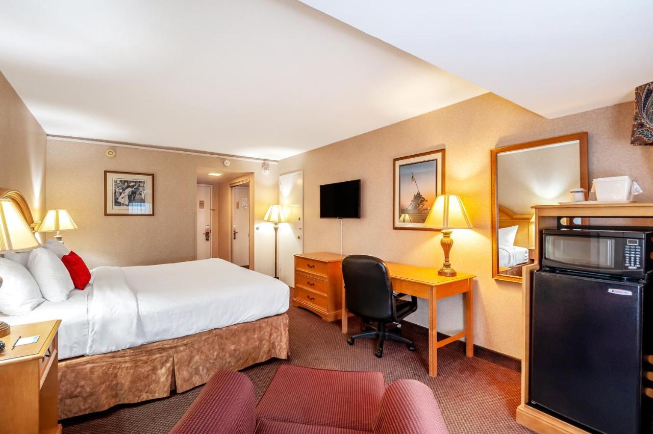 Quality Inn Iwo Jima Arlington Esterno foto